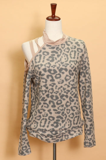 Animal Exposed Shoulder Sweater (7pc)