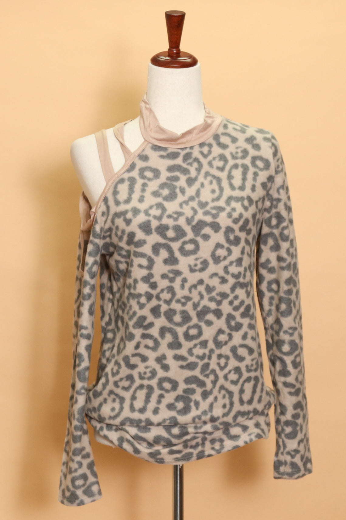 Animal Exposed Shoulder Sweater (7pc)