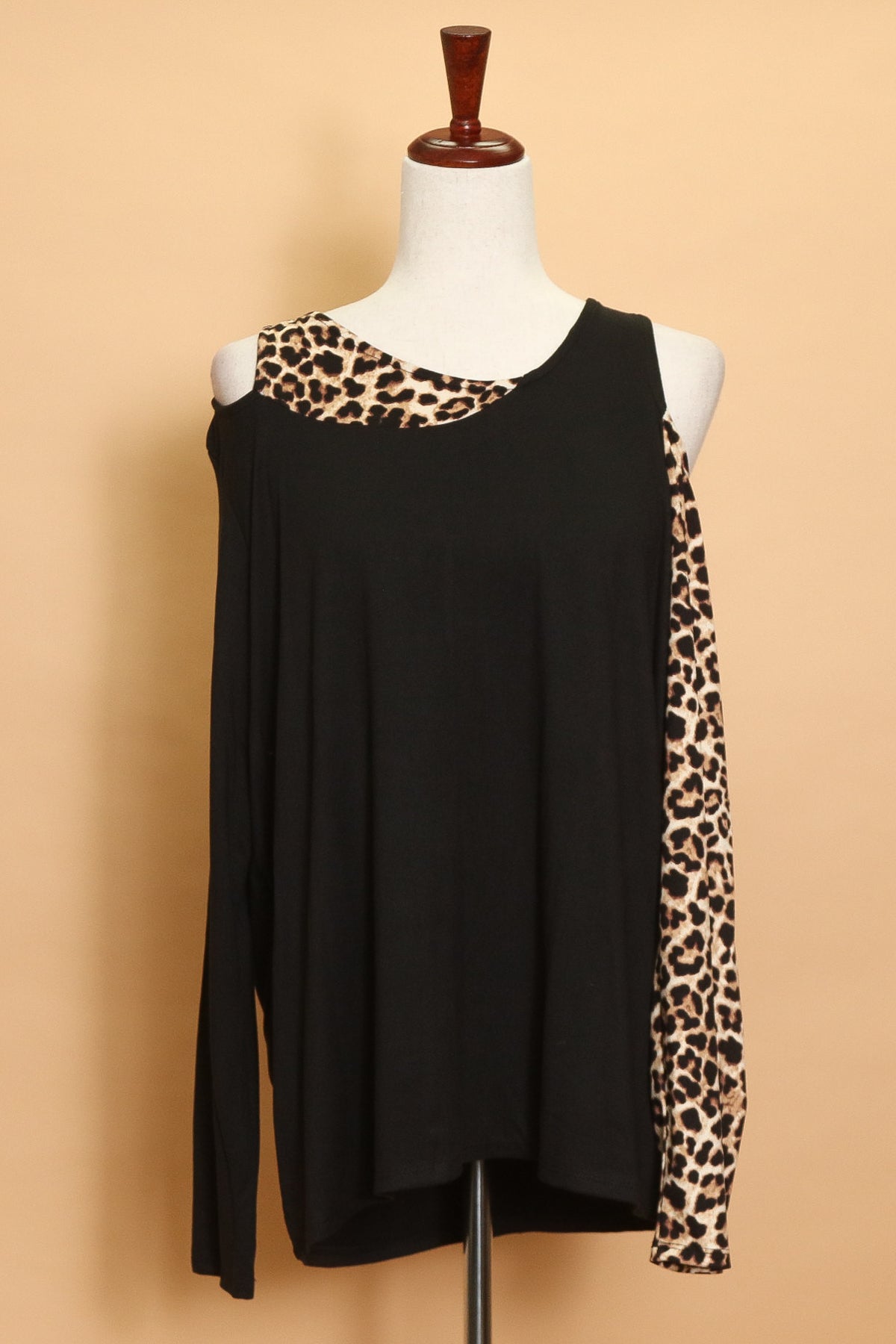 Plus Animal Exposed Shoulder Long Sleeve (4pc)