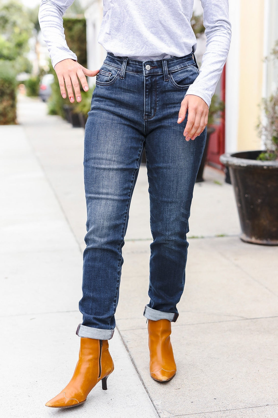 Judy Blue Dark Wash Mid Rise Cuffed Slim Fit Jeans (Open Pack)