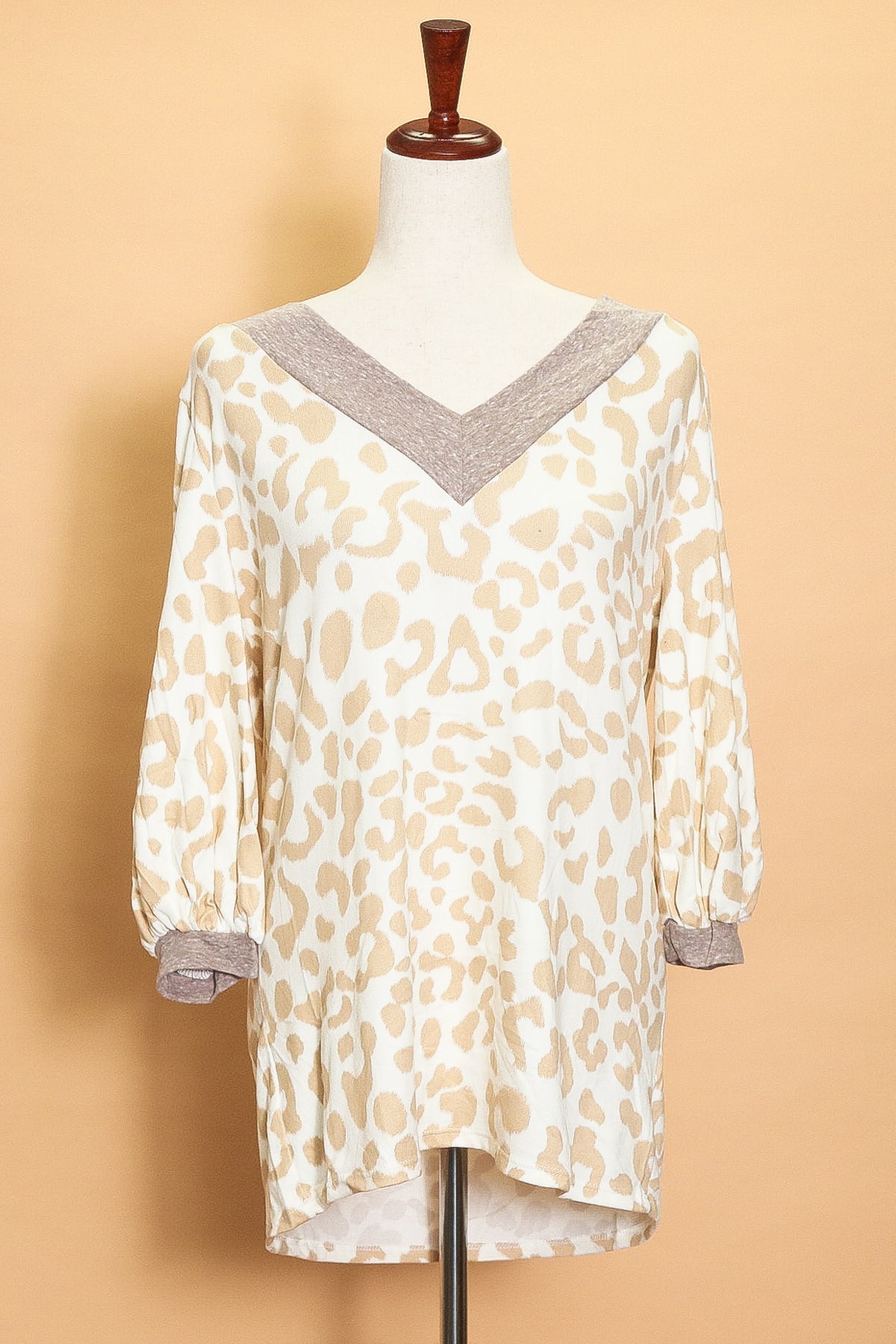 Animal Cuff Sleeve V Neck (7pc)