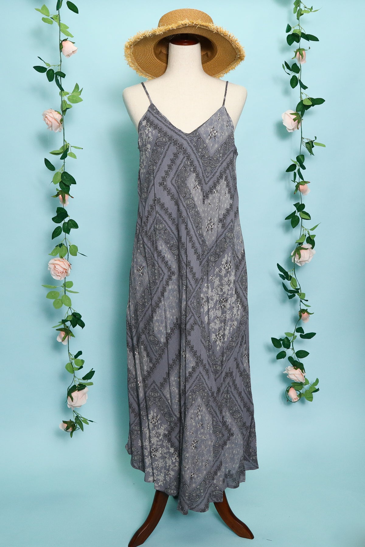 Plus Paisley Pocketed Maxi Dress (2-1-2)