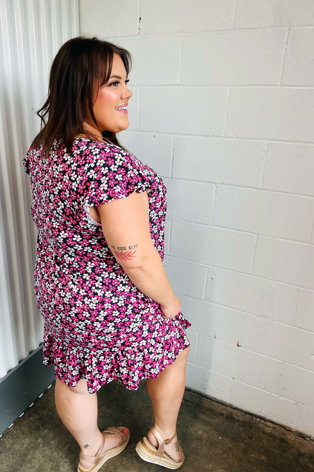 Black Multicolor Floral Babydoll Flutter Sleeve Midi Dress (Open Pack)